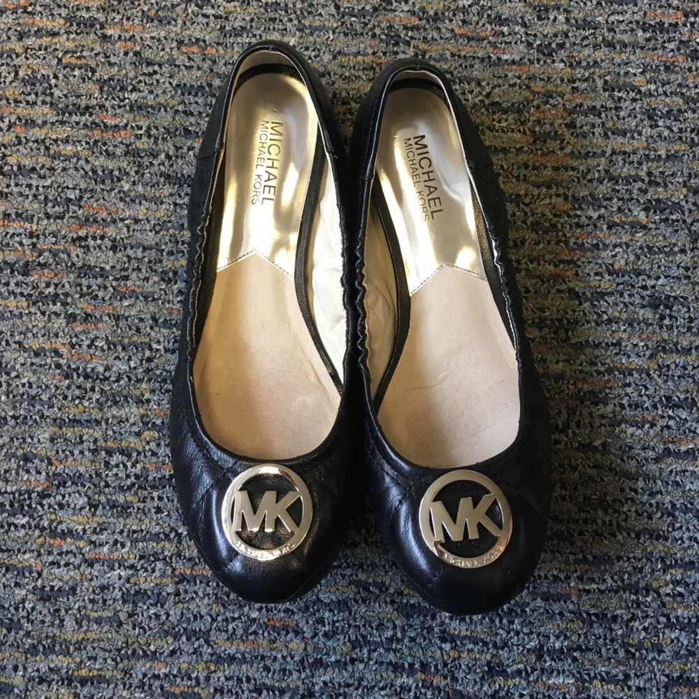 ❗️SOLD❗️Michael Kors quilted Black Flats 8